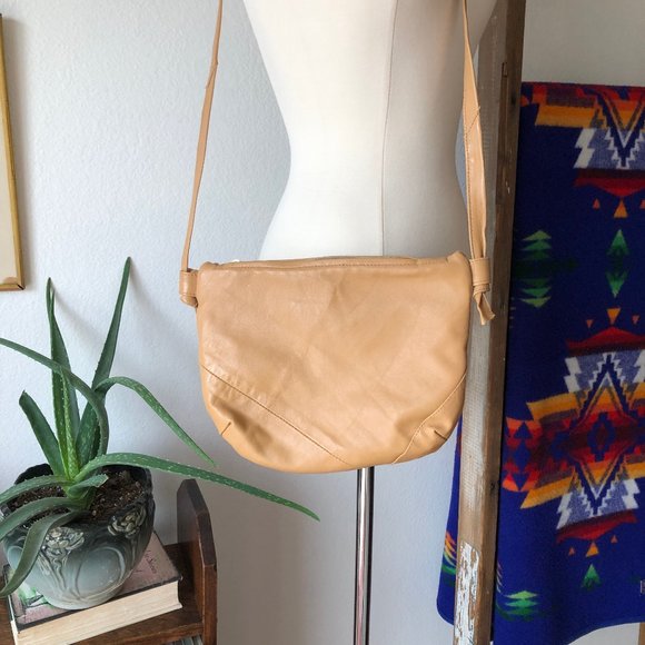 ERIN TEMPLETON TGIF Shoulder / Crossbody Bag in Soft Tan Recycled Leather - Picture 7 of 9